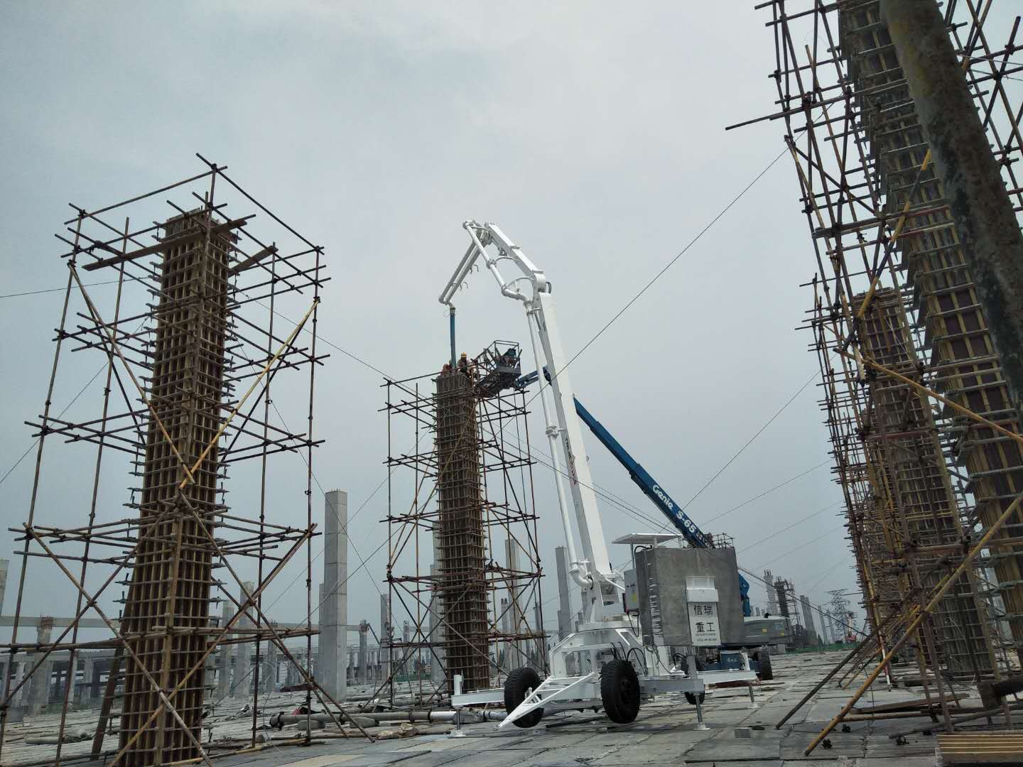移動液壓布料機 移動液壓布料機